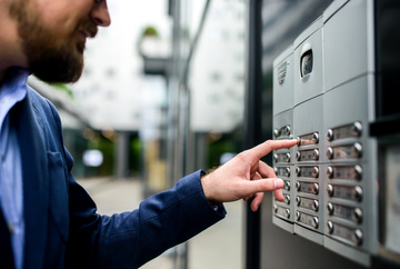 Faites installer votre interphone par des professionnels qualifiés !